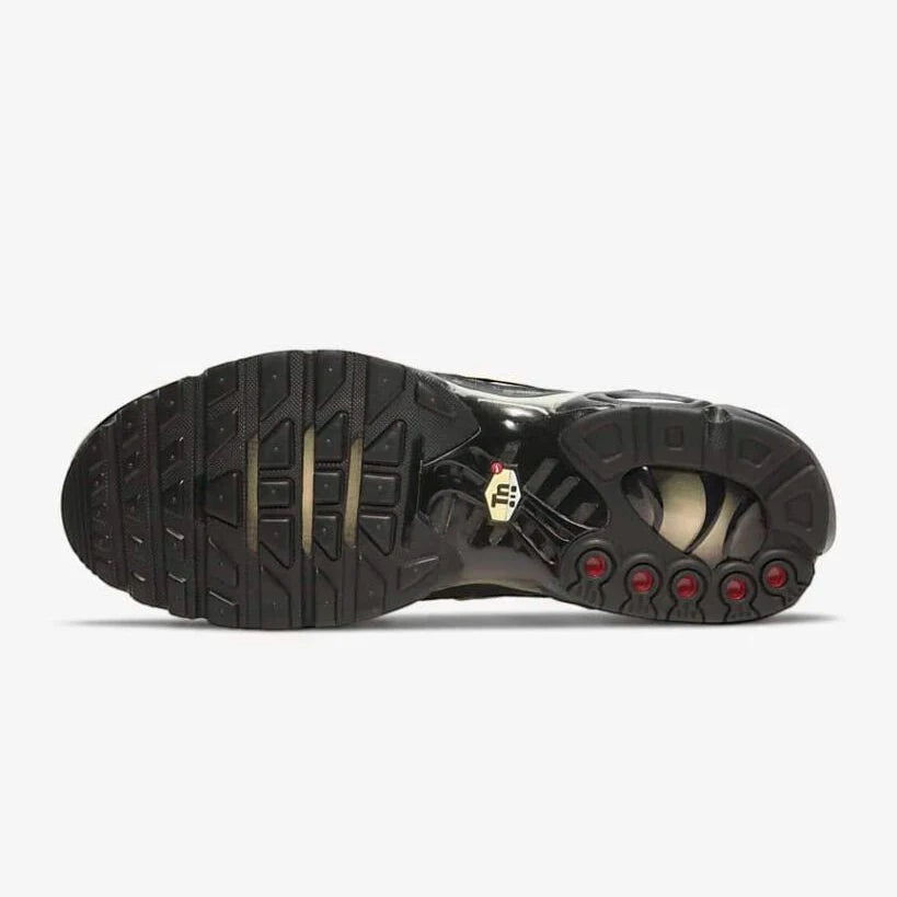 Nike Air Max Plus Black Metallic Gold