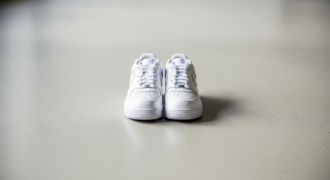 Nike Air Force 1: Γιατί Παραμένει το Απόλυτο Sneaker Icon;