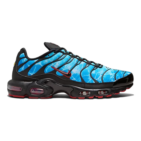 SNEAKERZ SHOP Nike Air Max Plus Shark Attack με μπλε μοτίβο νερού, μαύρες λεπτομέρειες και κόκκινο λογότυπο Swoosh.